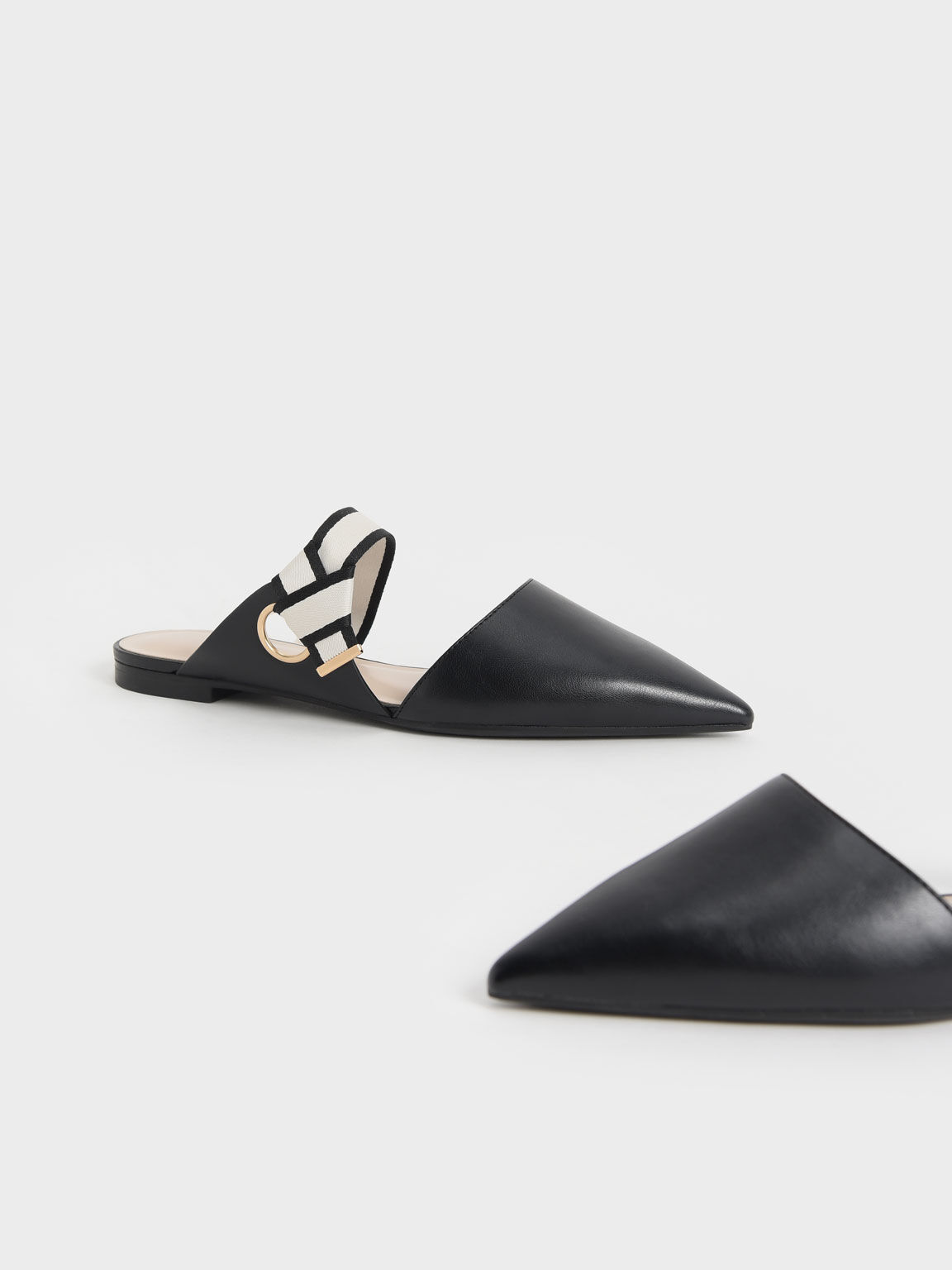 Sepatu Pointed Toe Fabric Strap Mules, Black, hi-res