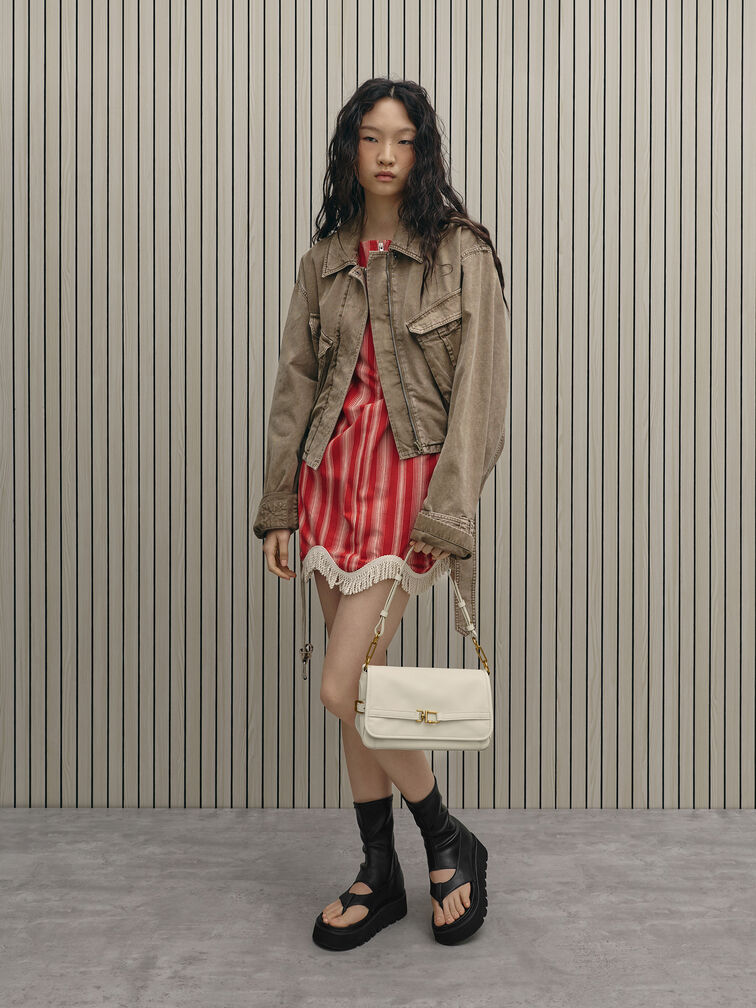 Tas Bahu Belted Metallic-Buckle Gwynne, Cream, hi-res