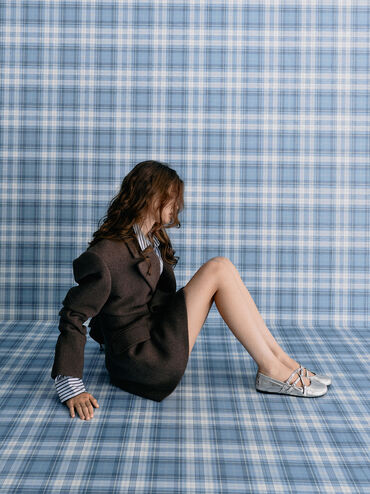 Sepatu Flats Mary Jane Crossover Triple-Strap Metallic, Silver, hi-res