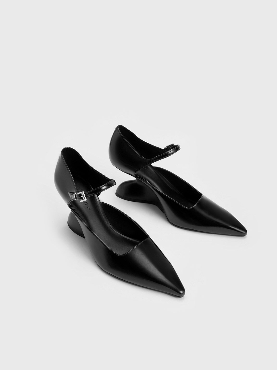 Sepatu Wedges Sculptural D'Orsay Zania, Black, hi-res