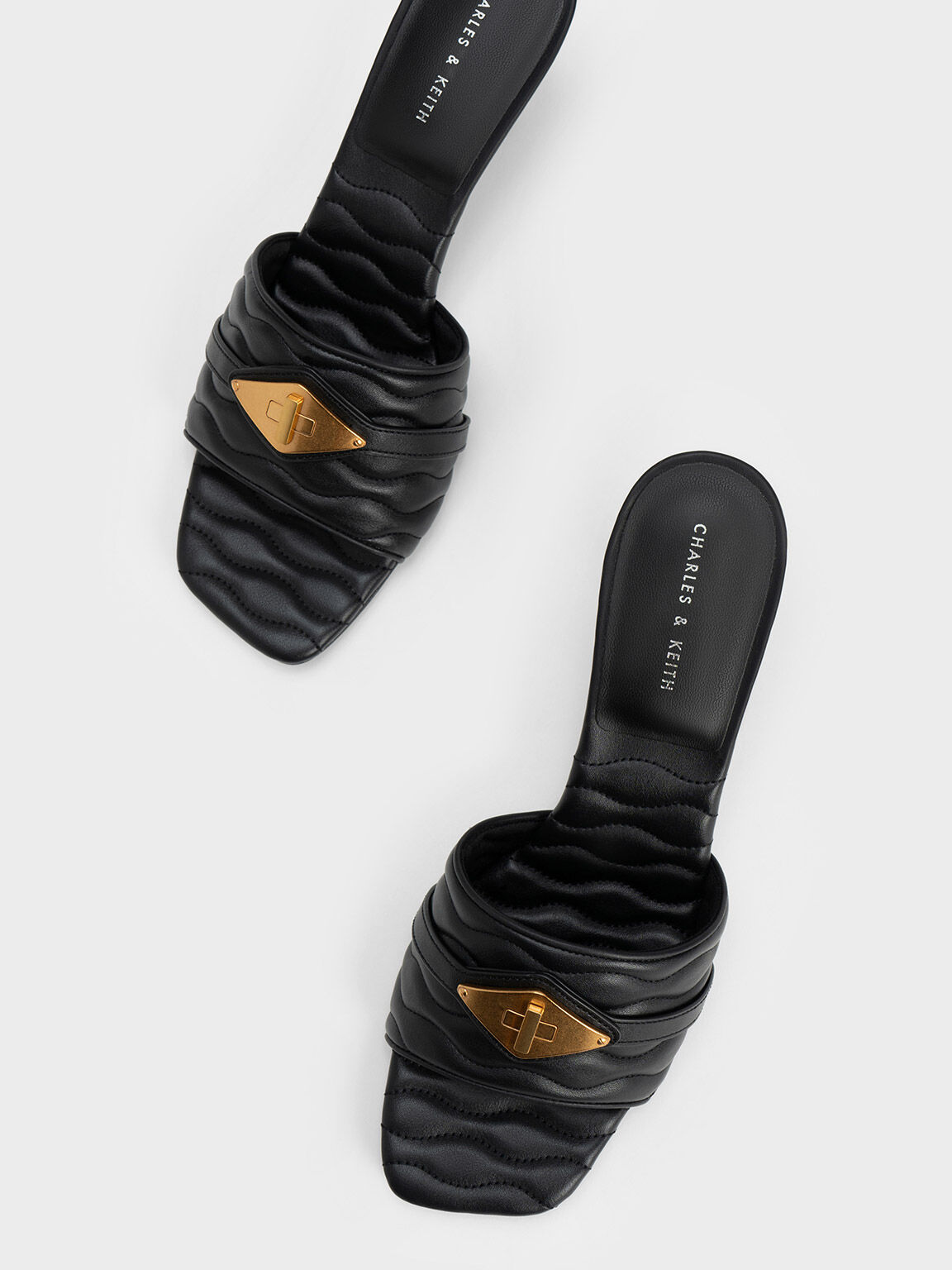 Sepatu Mules Padded Heeled Metallic Accent, Black, hi-res