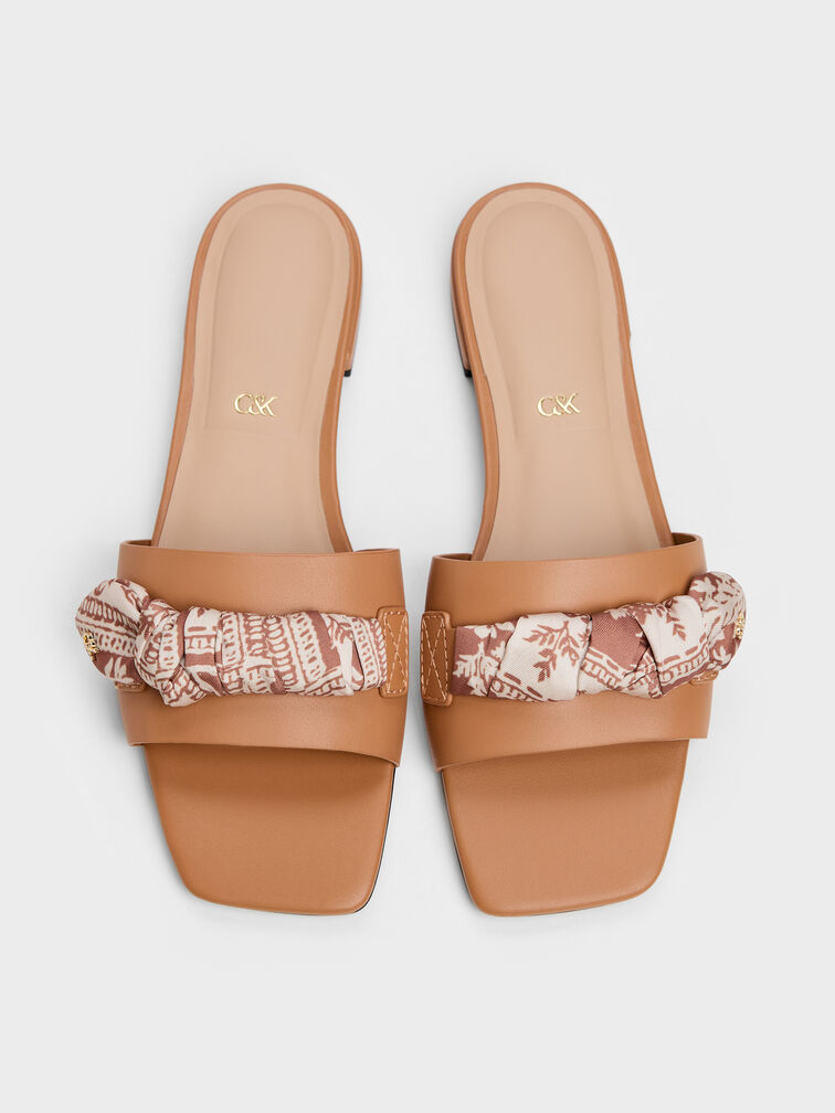 Sandal Selip Printed-Strap Tayari Leather, Caramel, hi-res