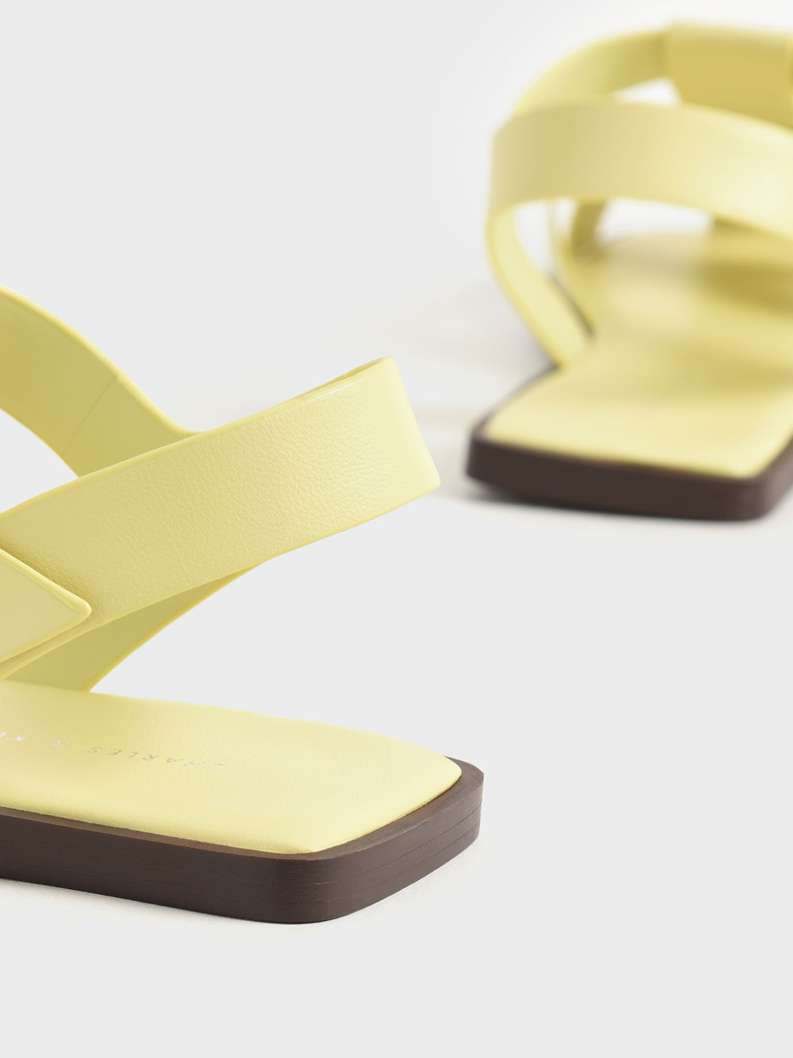 Sandal Strappy Crossover, Yellow, hi-res