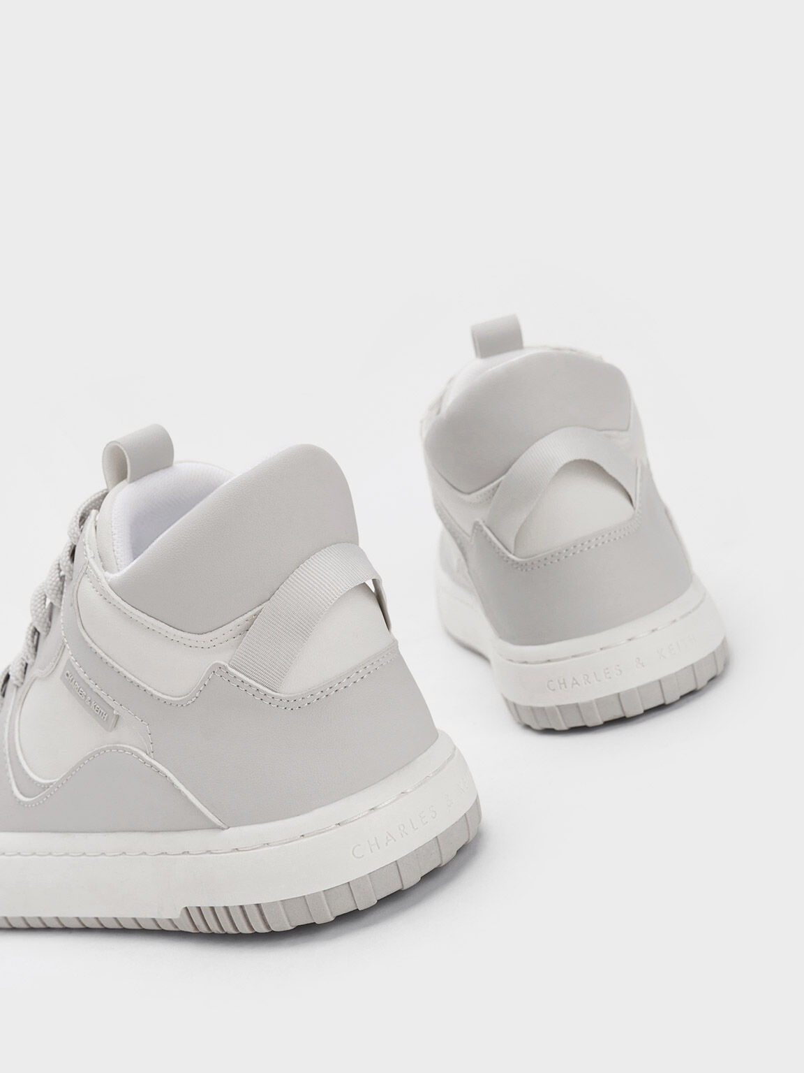 Sepatu Sneakers High-Top Platform Two-Tone, Light Grey, hi-res