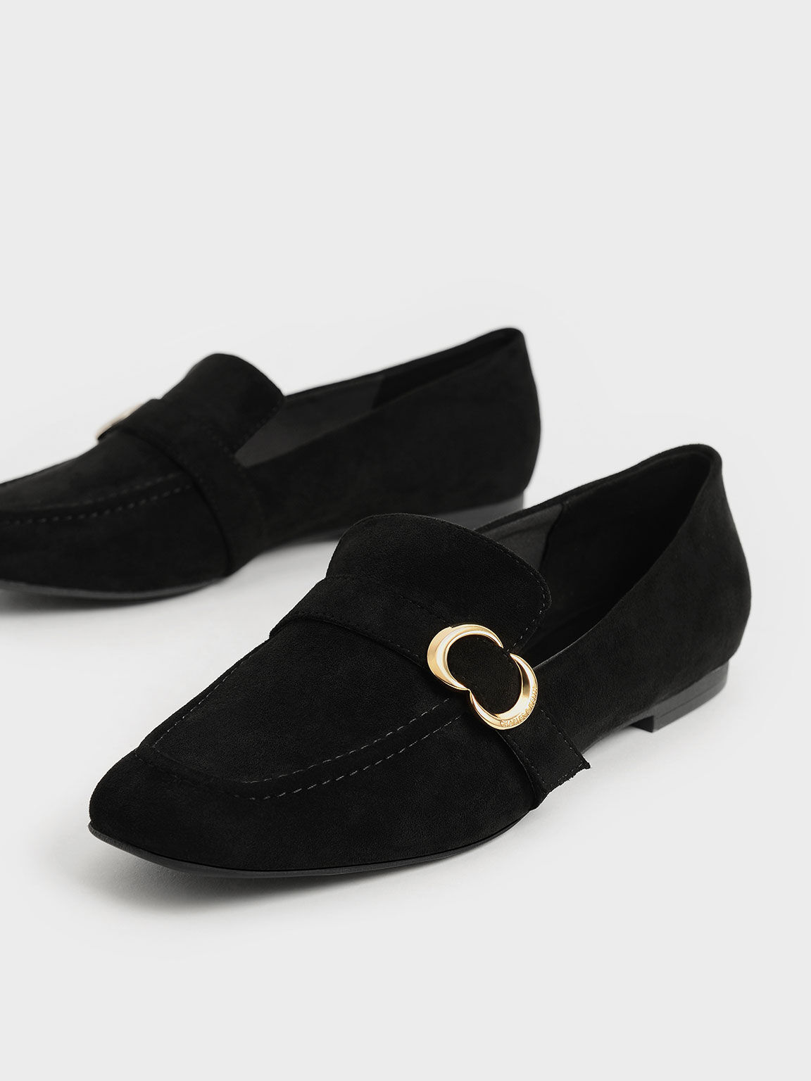 Sepatu Penny Loafers Snake-Print Metallic Accent, Black Textured, hi-res