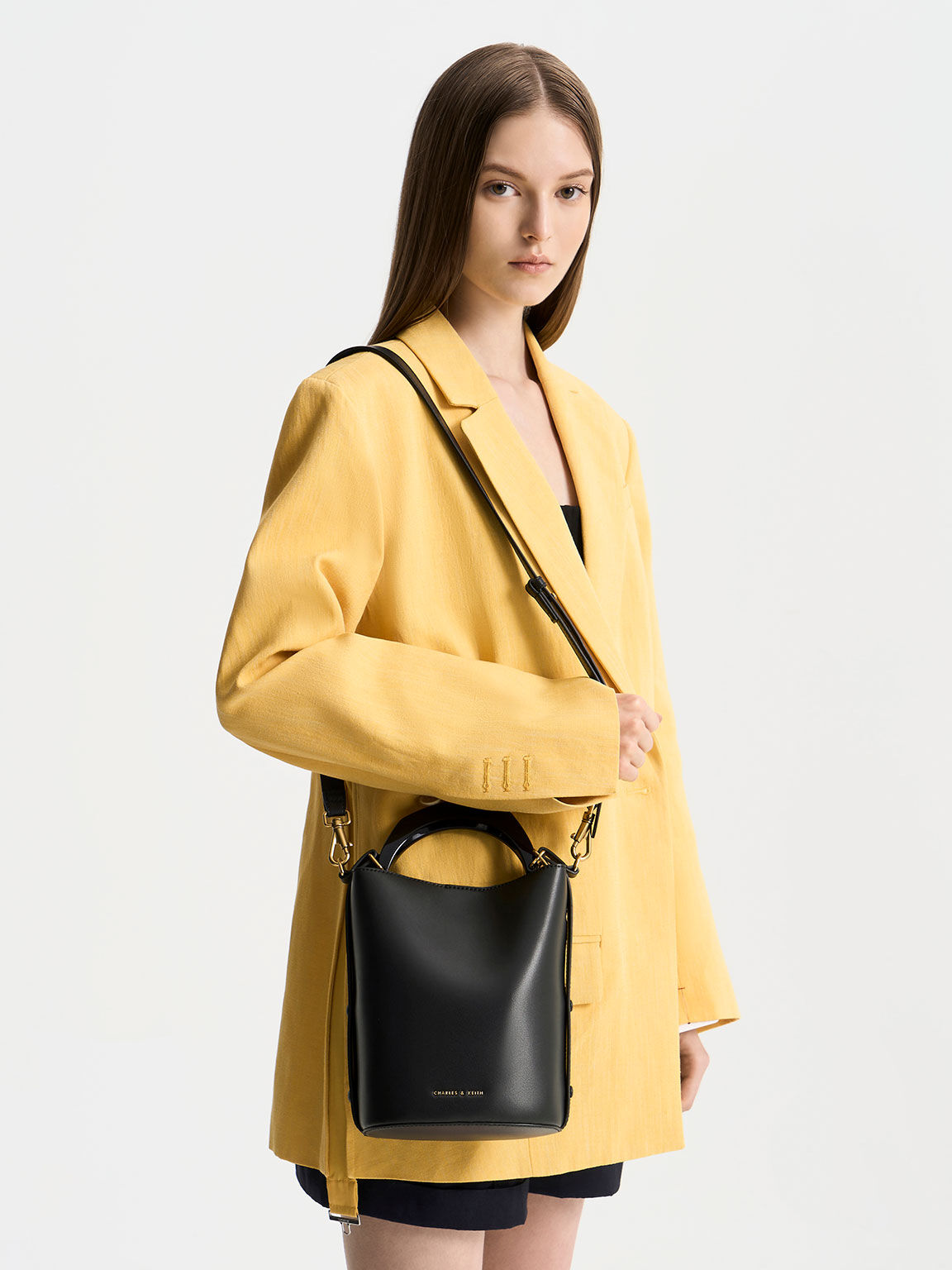 Black Marlin Acrylic Handle Bucket Bag CHARLES KEITH ID