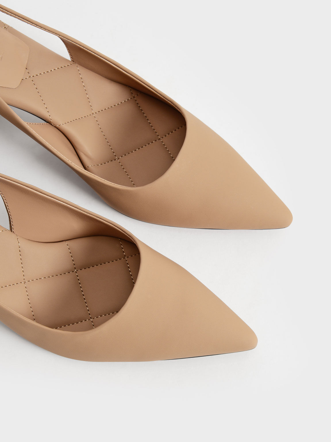 Carml Sepatu Leather Pointed Toe 