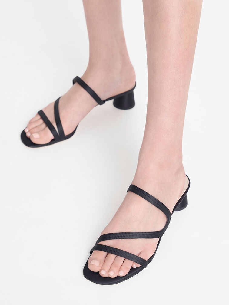 Sepatu Mules Wavy Strap Arden Satin, Black, hi-res