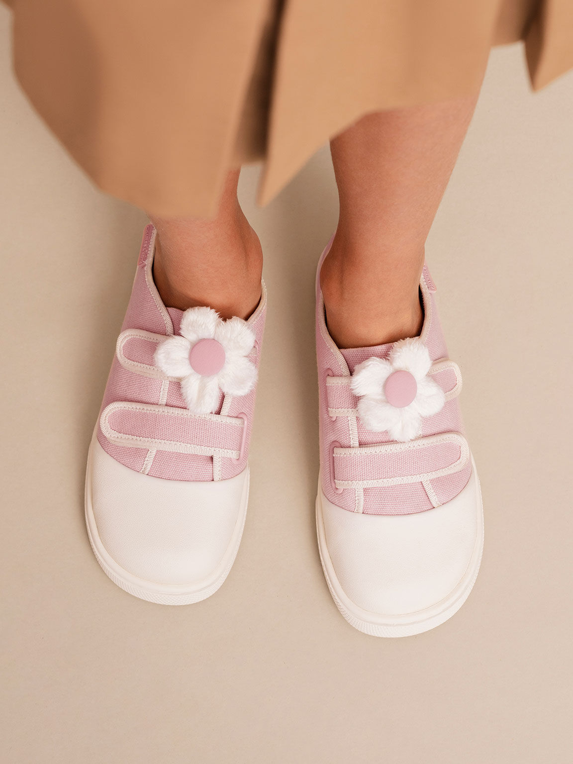 Sepatu Sneakers Girls' Flower-Embellished Canvas, Light Pink, hi-res