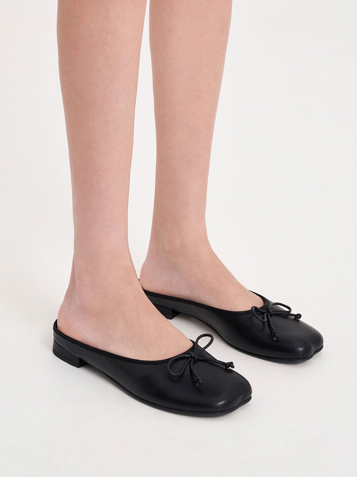 Sepatu Flats Slip-On Bow, Black, hi-res