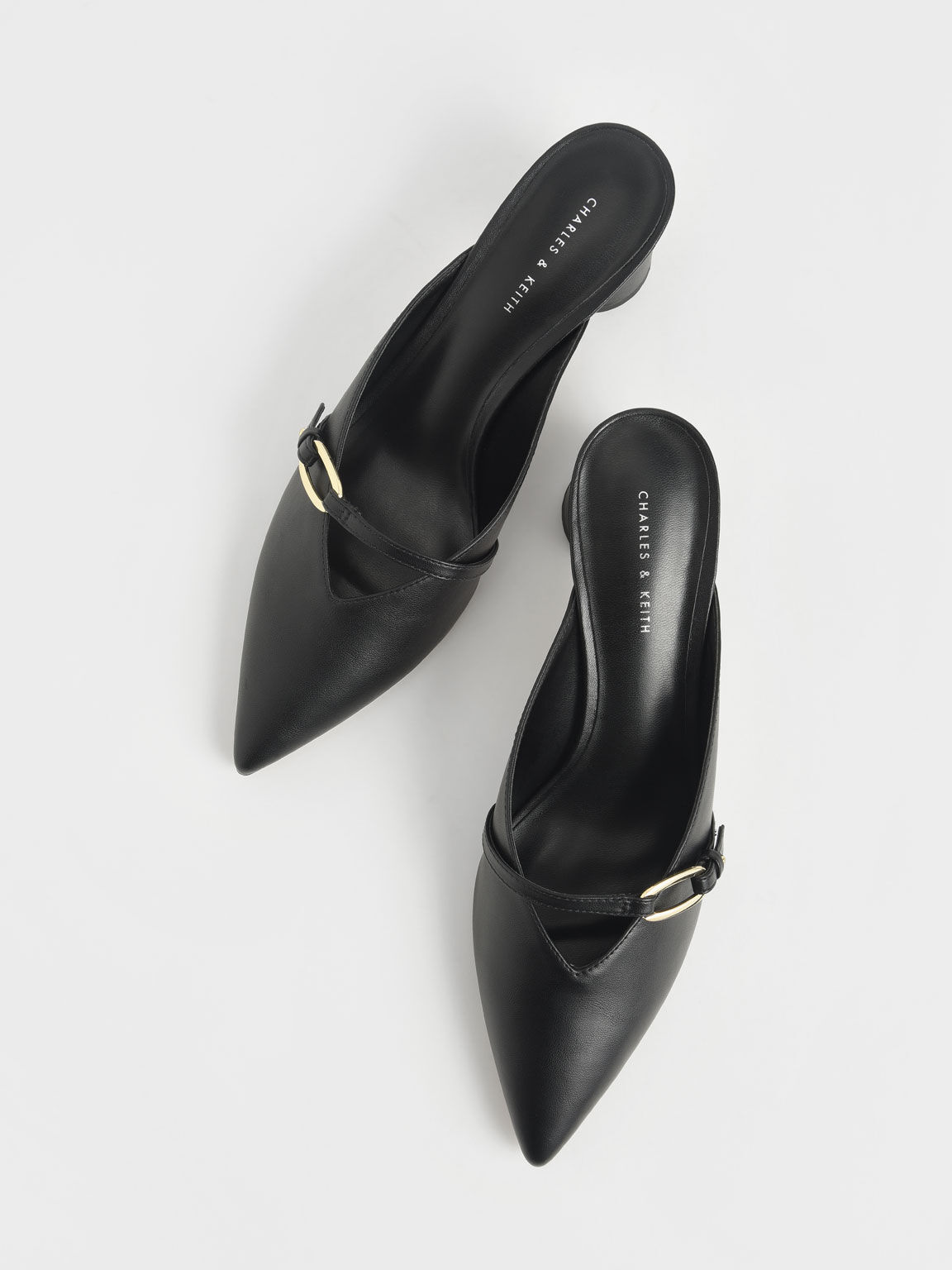 Sepatu Metallic Accent Pointed Mules, Black, hi-res