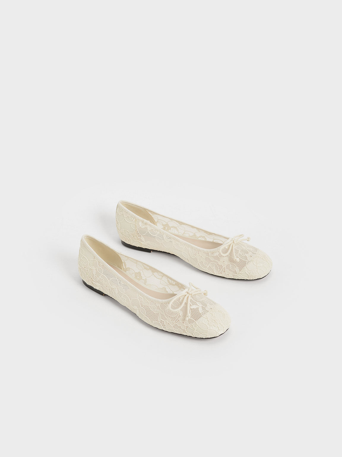 Sepatu Bow-Tie Lace Ballerina Flats, Cream, hi-res