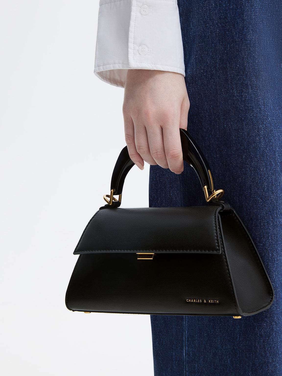 Black Marlin Acrylic Handle Trapeze Bag CHARLES KEITH ID