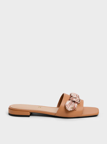 Sandal Selip Printed-Strap Tayari Leather, Caramel, hi-res