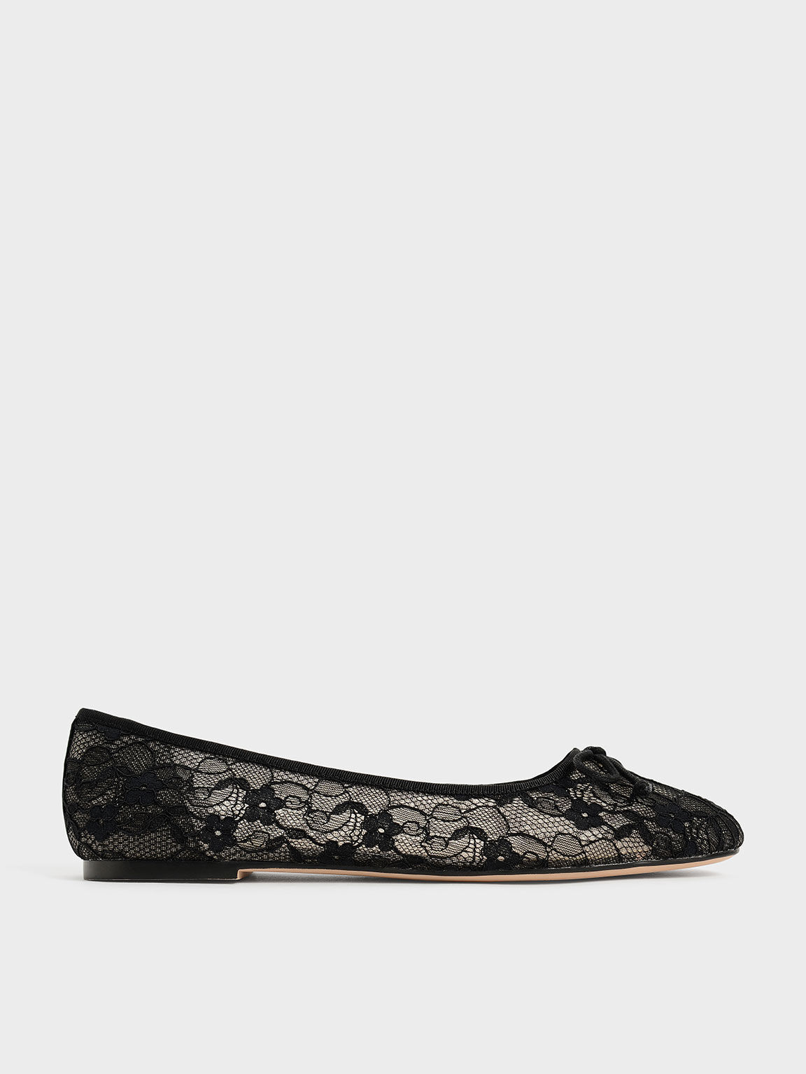 Sepatu Bow-Tie Lace Ballerina Flats, Black, hi-res