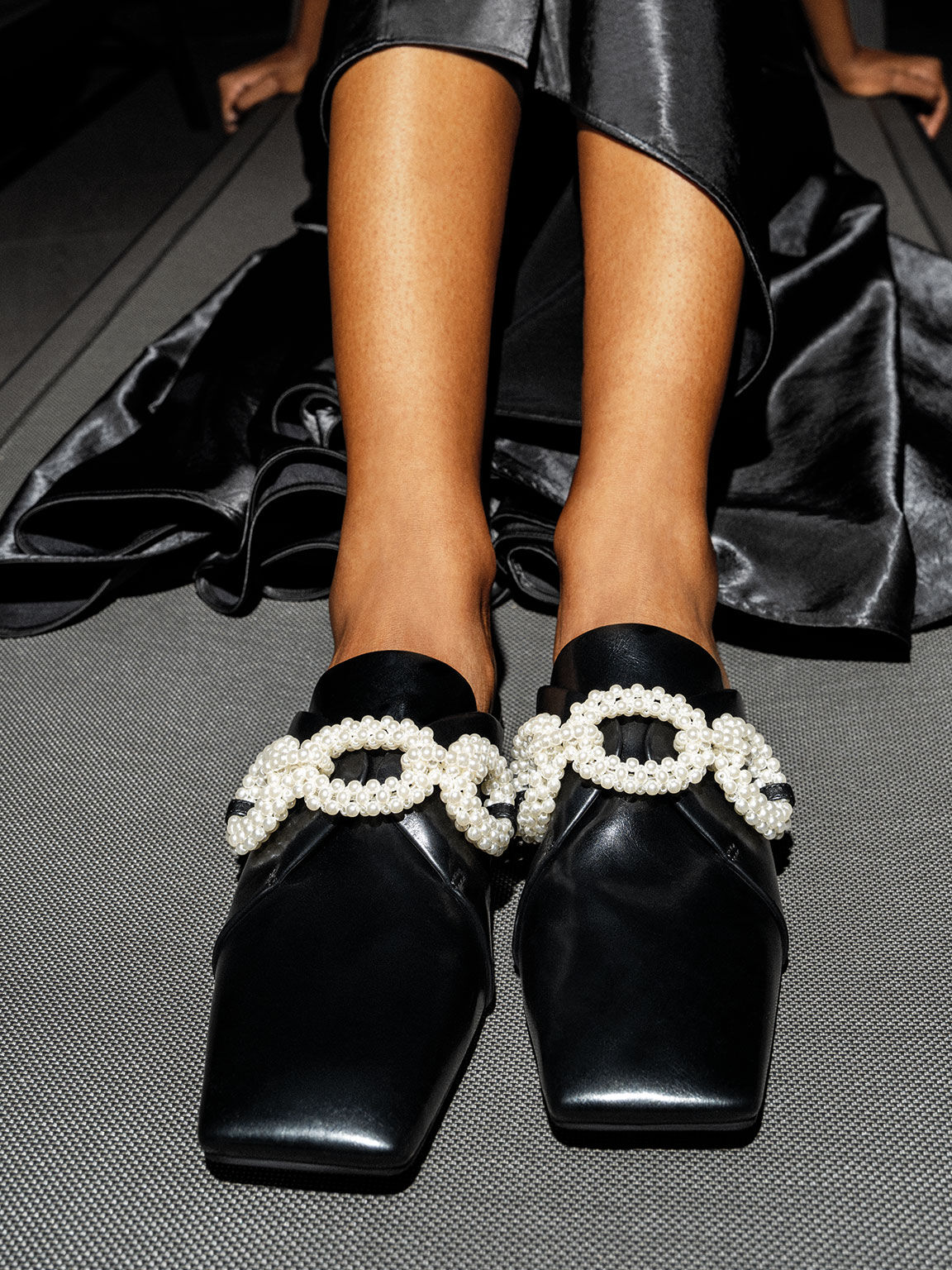 Sepatu Perline Beaded Loafer Mules, Black, hi-res