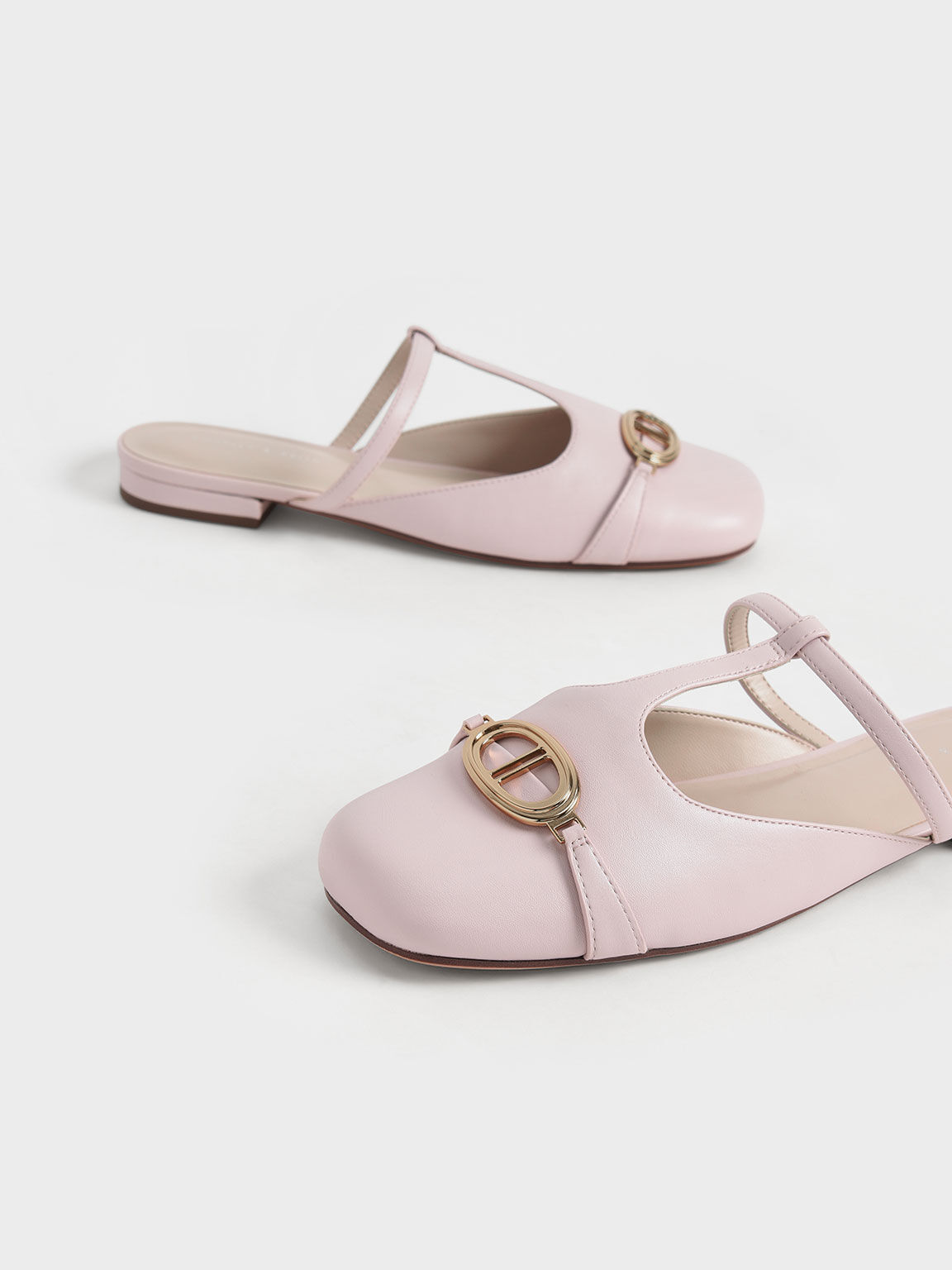 Sepatu Flat Mules Metallic Accent Cut-Out, Light Pink, hi-res