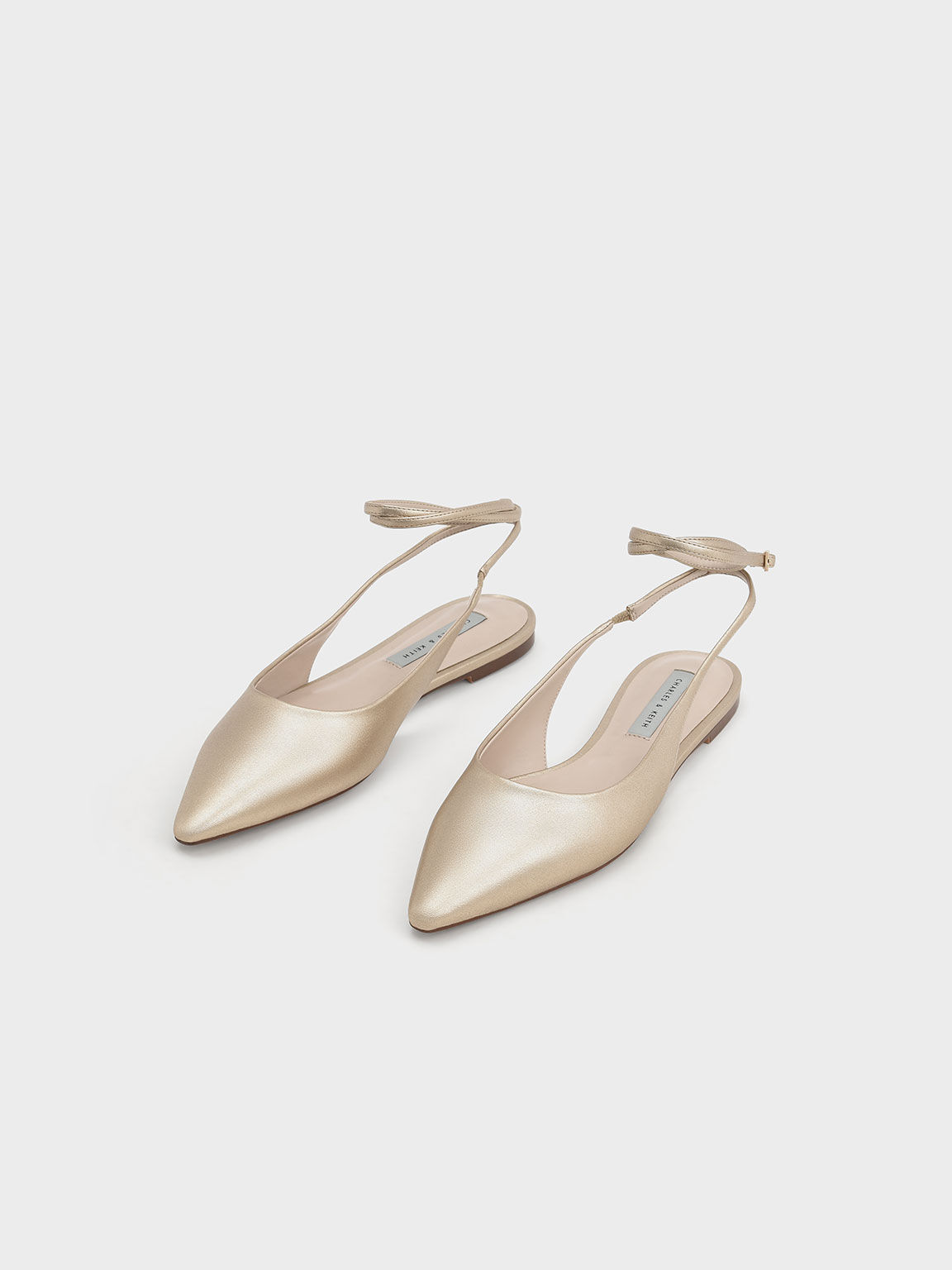 Sepatu Pumps Ballerina Metallic Ankle-Strap, Gold, hi-res