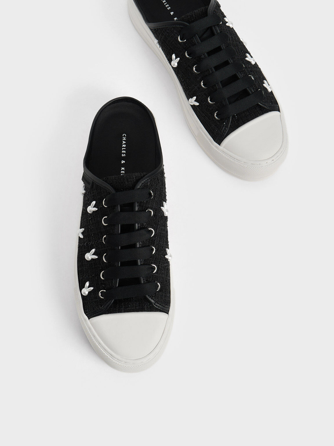 Sepatu Sneakers Slip-On Bunny Tweed, Black, hi-res