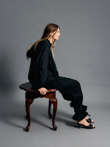 Sepatu Heeled Mules Ruched Bow Satin, Black Textured, hi-res