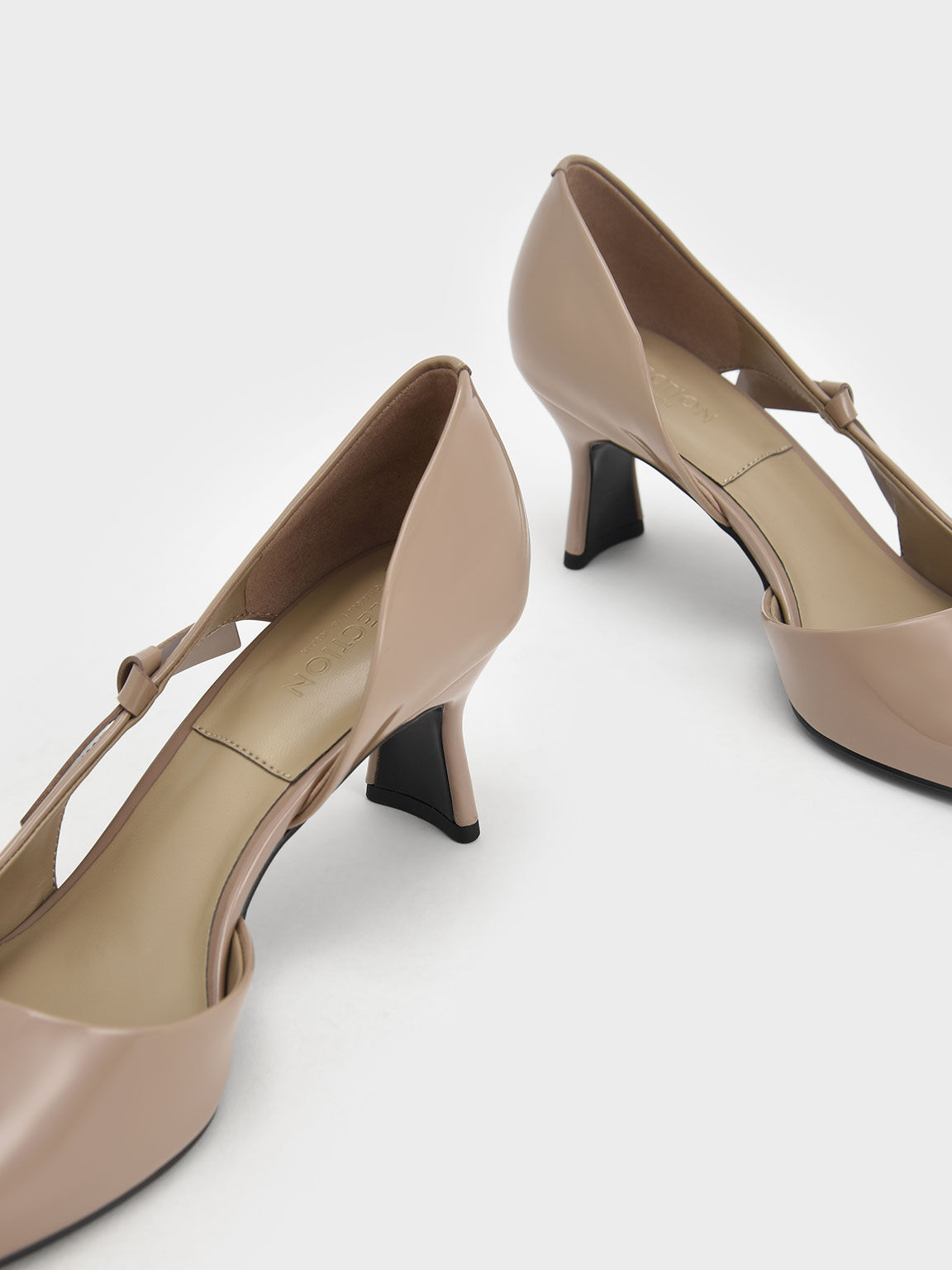 Sepatu Pumps D'Orsay Half Bow-Tie  Patent Leather, Taupe, hi-res