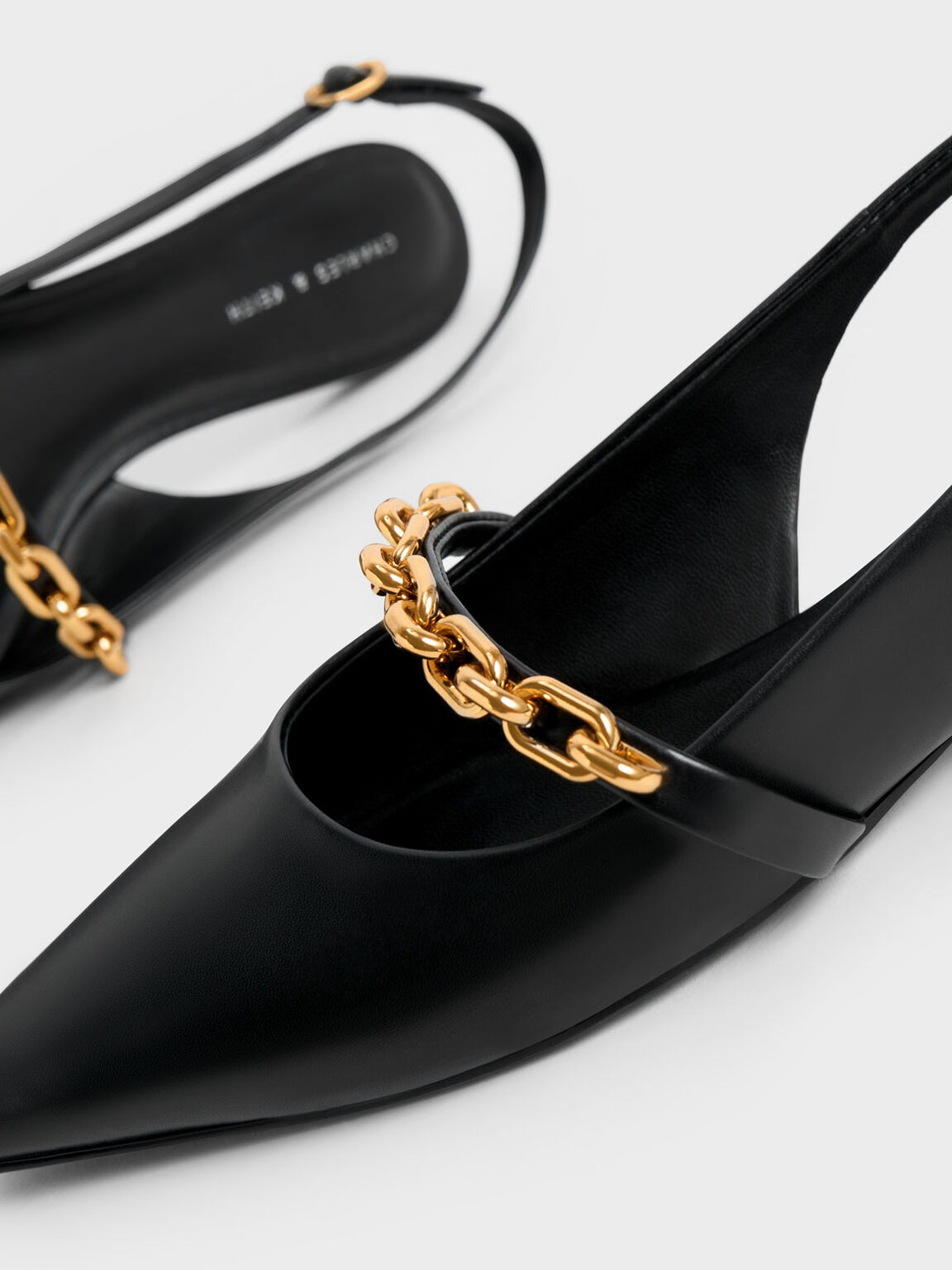 Sepatu Flats Chain-Link Strap Slingback, Black, hi-res