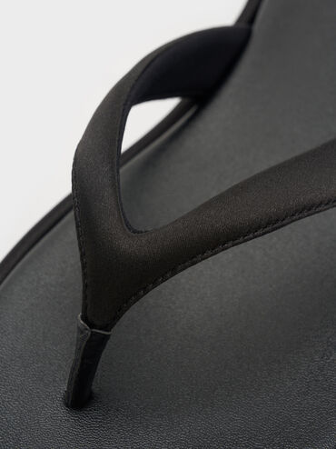 Sandal Flatform Thong Satin, Black Textured, hi-res