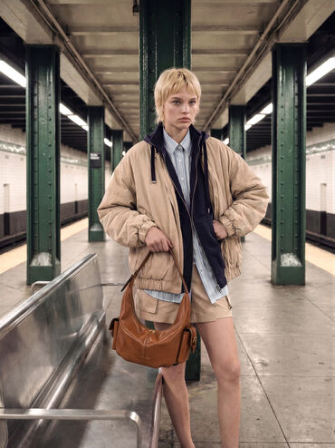 Tas Hobo Side-Pocket Bessie, Distressed Tan, hi-res