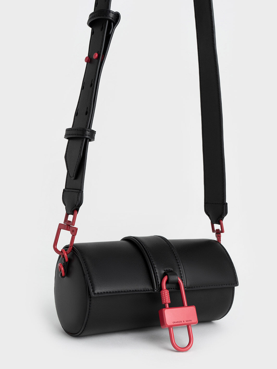 Balta Chain-Link Belted Bag, Black, hi-res