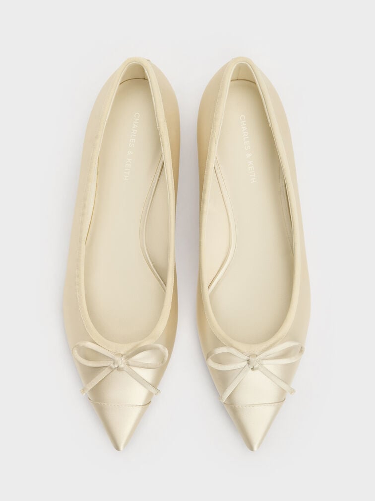 Sepatu Cap-Toe Briella Satin, Cream, hi-res