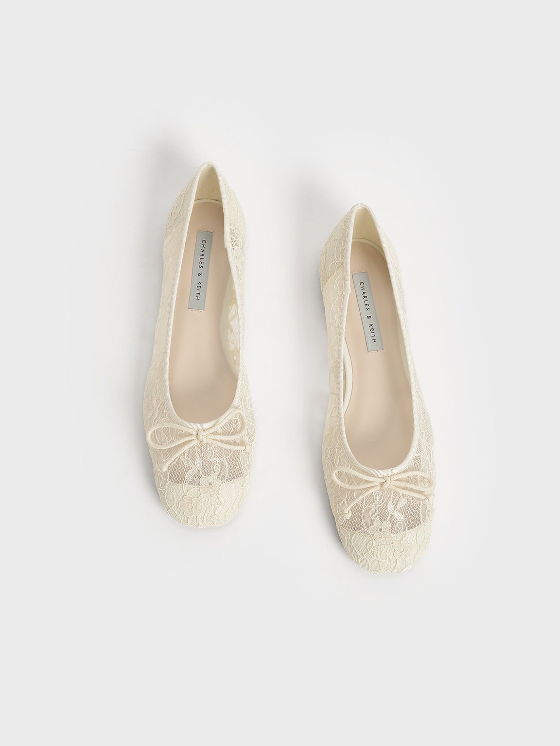 Sepatu Bow-Tie Lace Ballerina Flats, Cream, hi-res