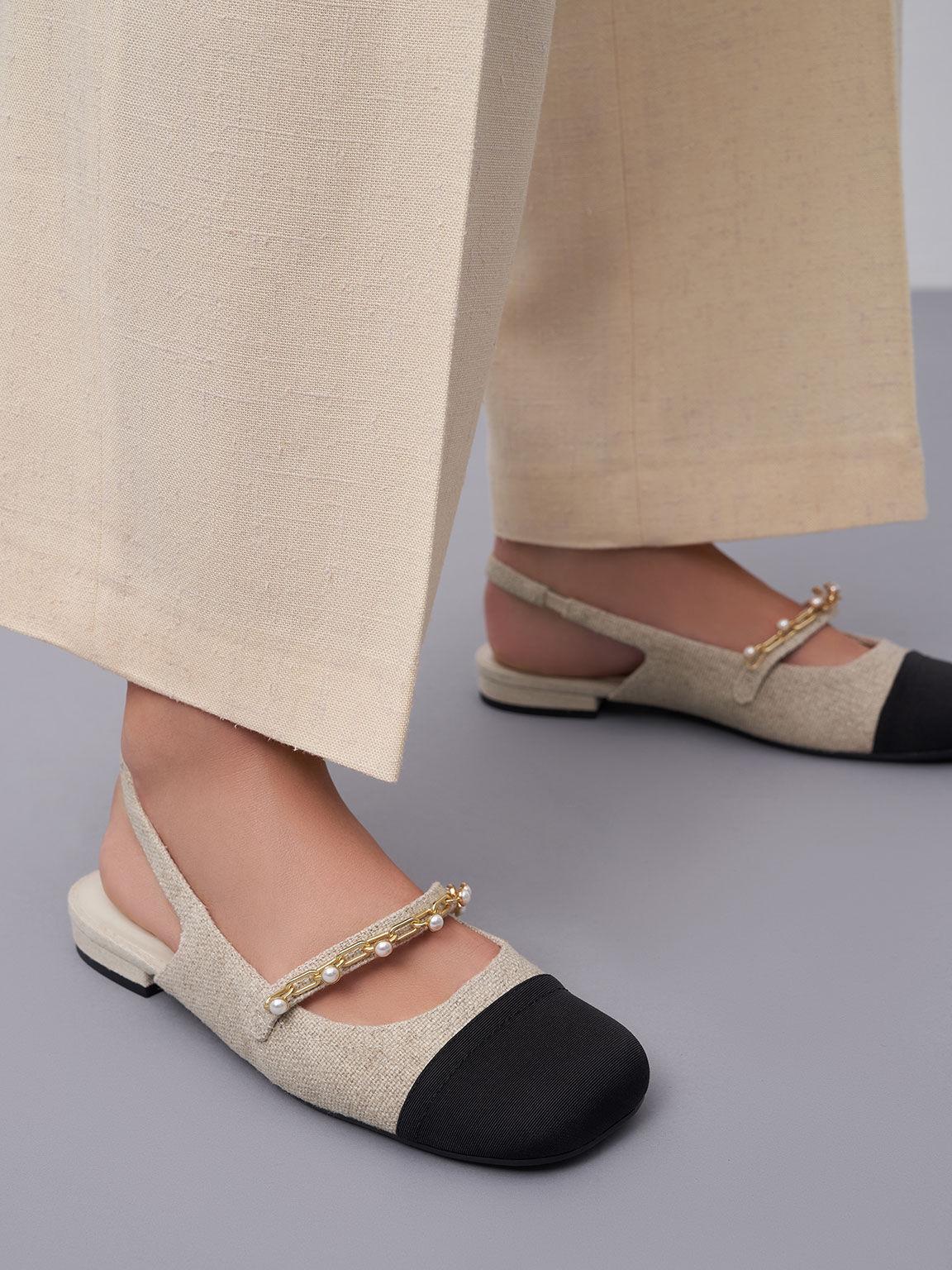 Beige Sepatu Slingback Mary Janes 
