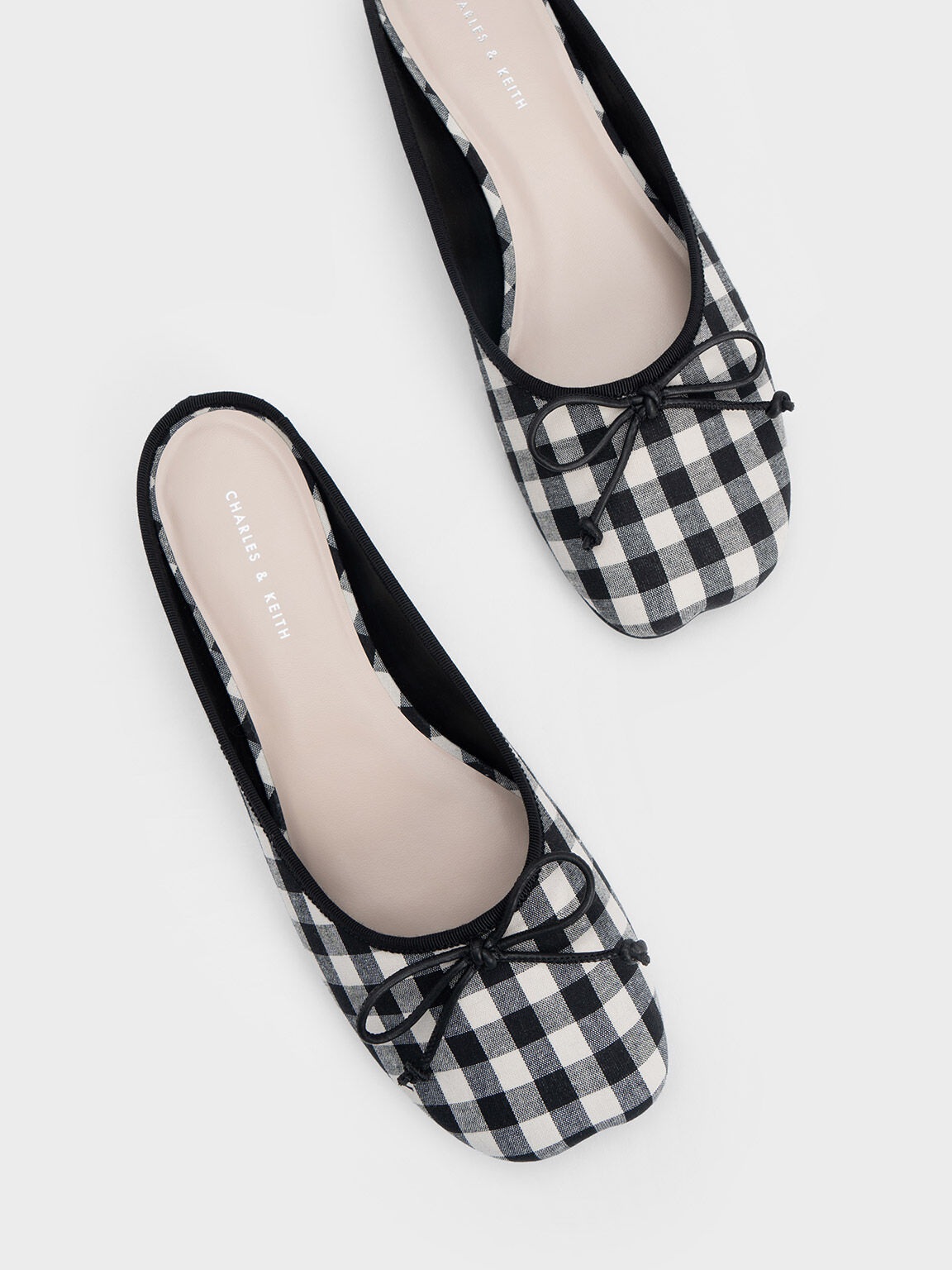 Sepatu Flats Slip-On Checkered Bow, Black Textured, hi-res