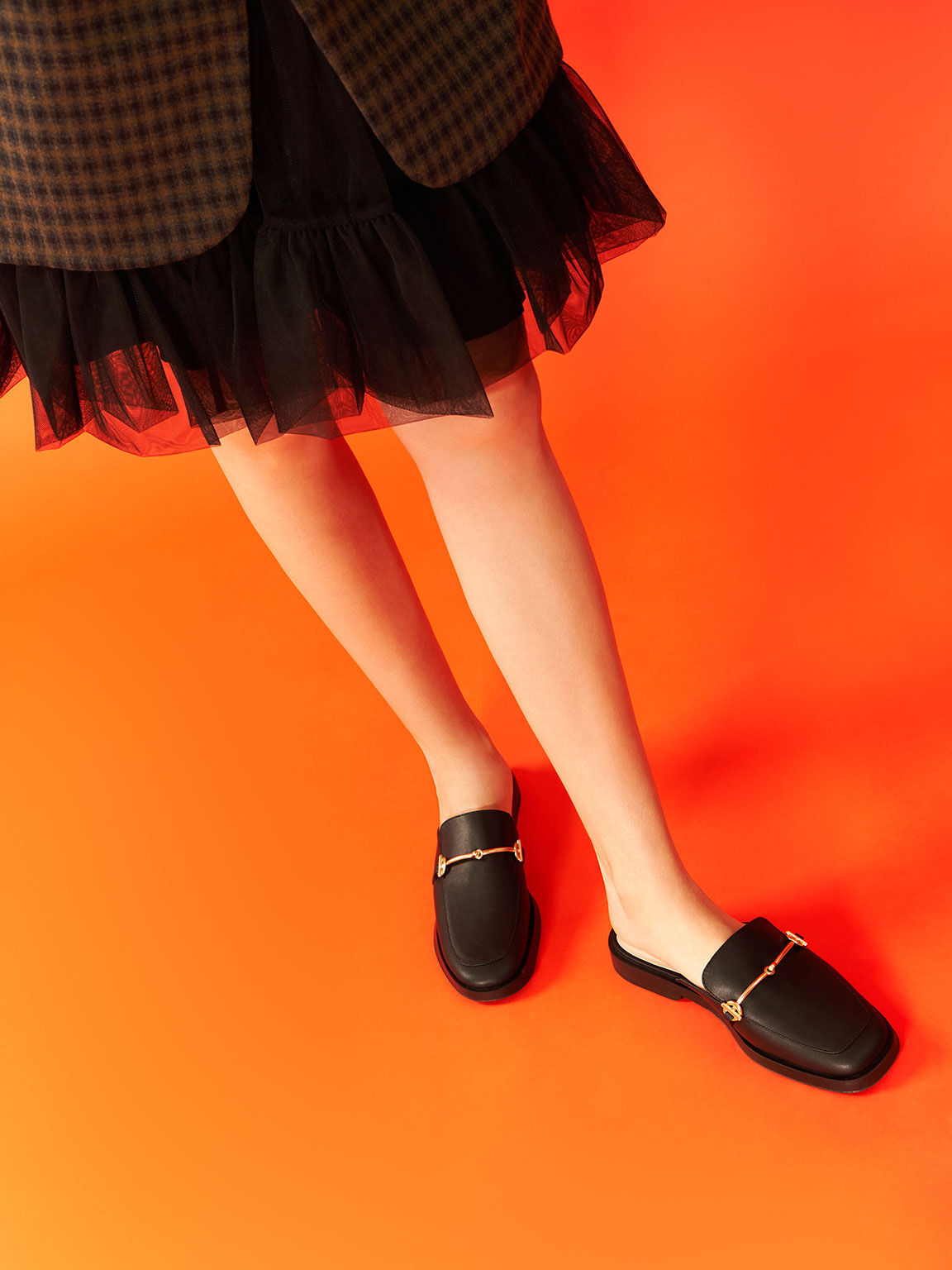 Sepatu Mules Metallic Accent Loafer, Black, hi-res