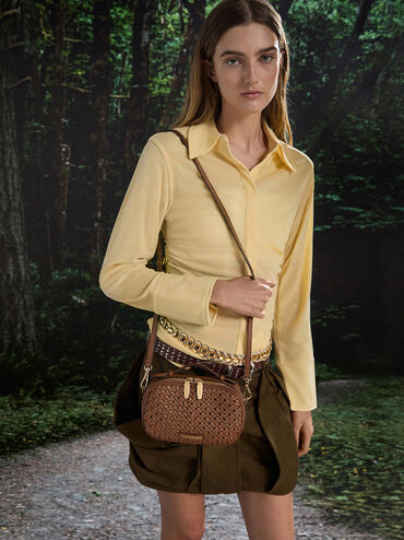 Tas Selempang Woven Azure, Chocolate, hi-res