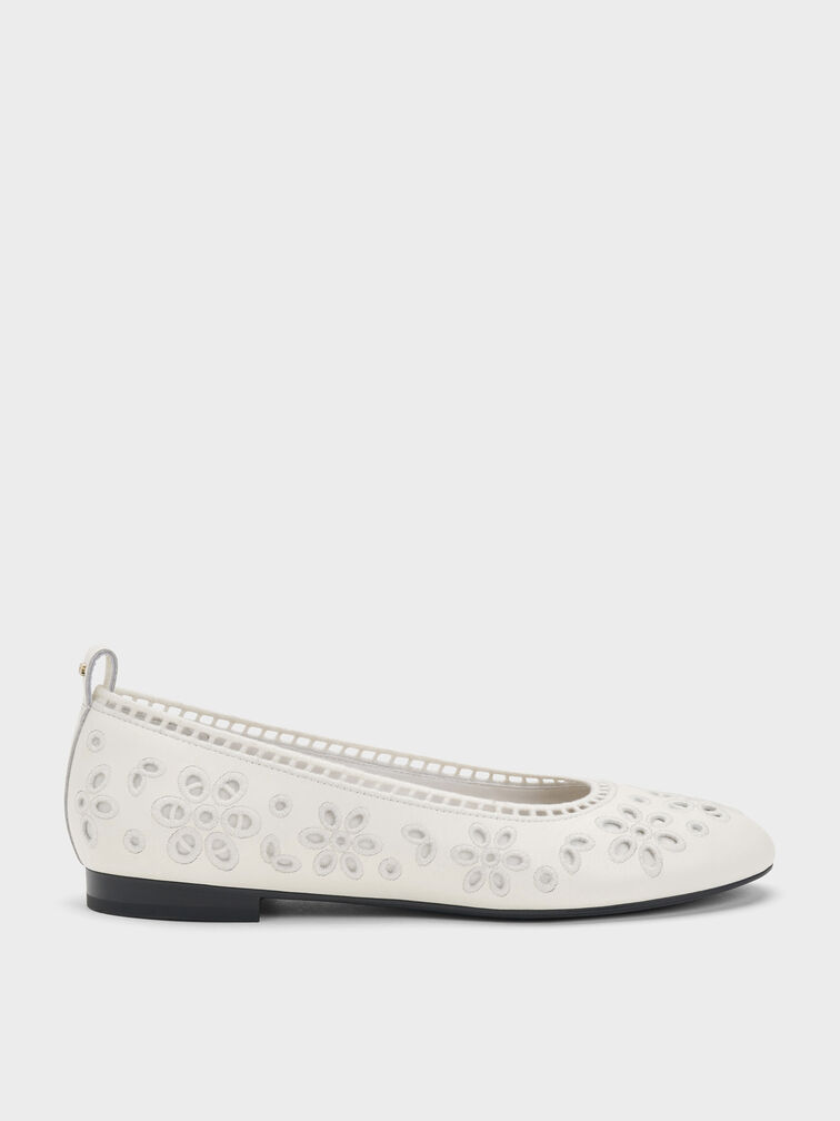 Sepatu Flats Ballet Embroidered Leather, White, hi-res