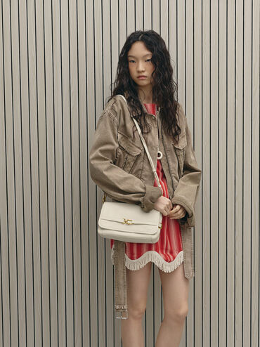 Tas Bahu Belted Metallic-Buckle Gwynne, Cream, hi-res