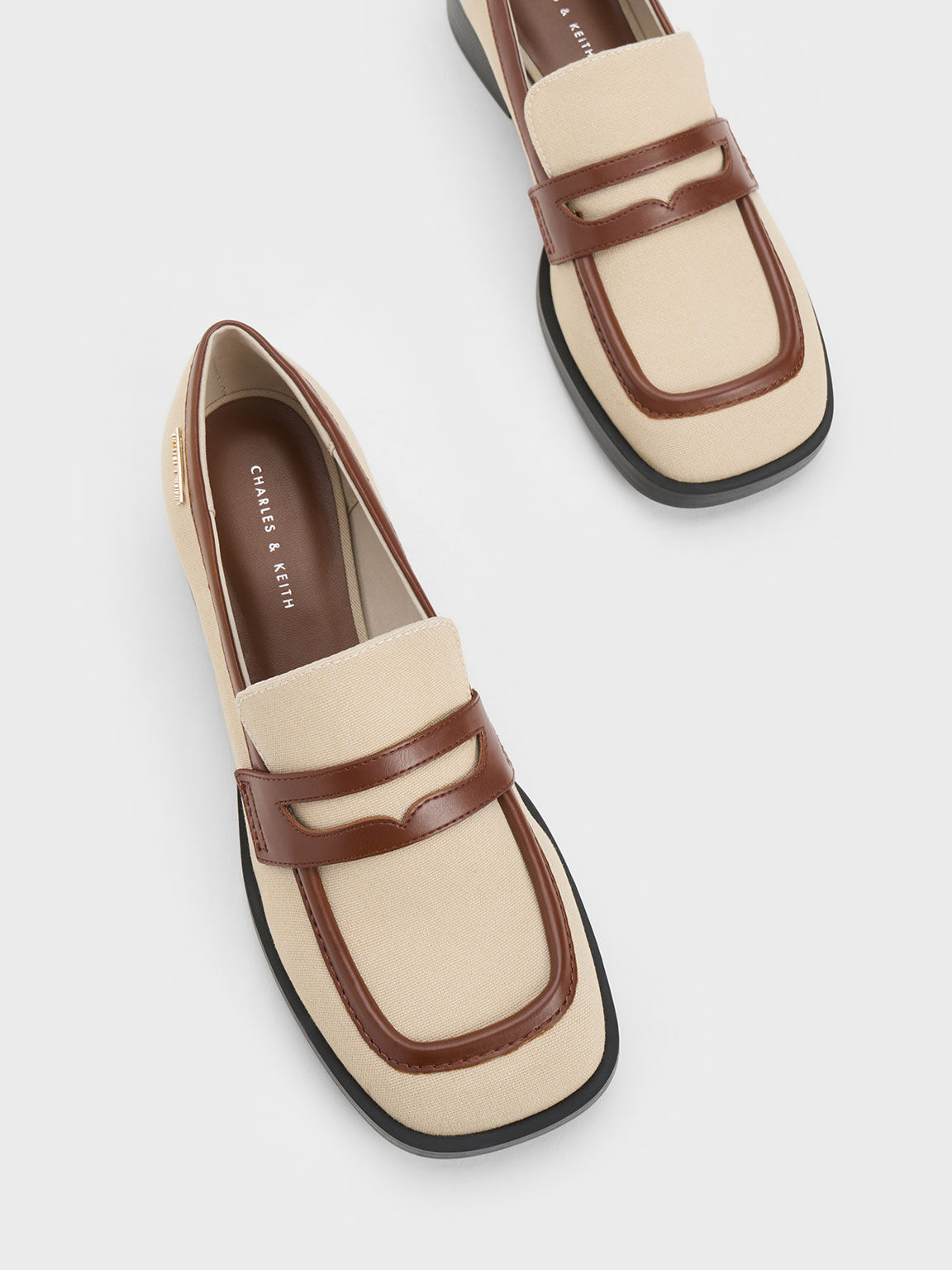 Sepatu Loafers Penny Cut-Out Canvas, Beige, hi-res