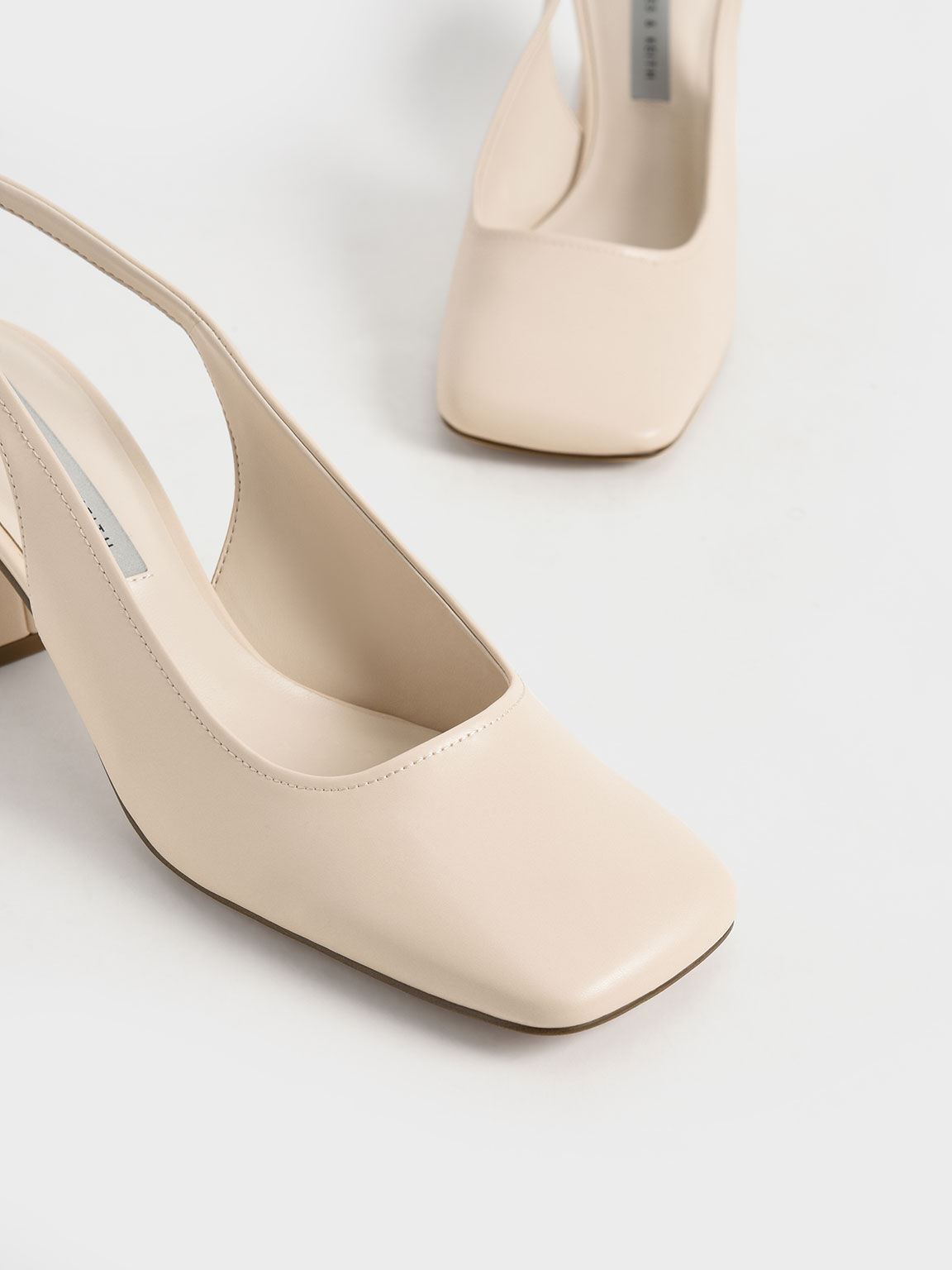 Chalk Sepatu Slingback Pumps Block Heel 