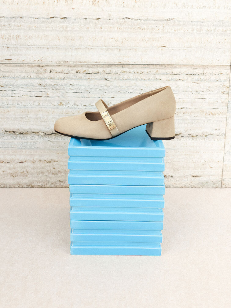 Sepatu Pumps Mary Jane Lando Faux Suede, Beige, hi-res