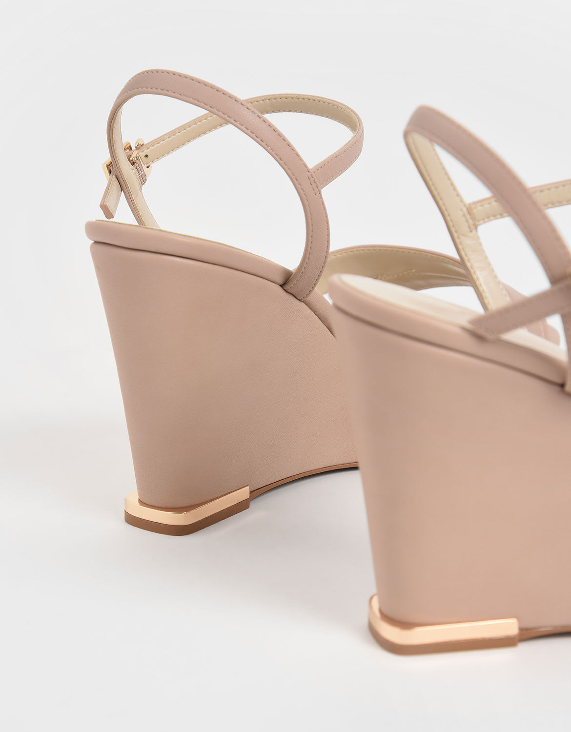 Nude Sepatu Asymmetric Strap Platform 