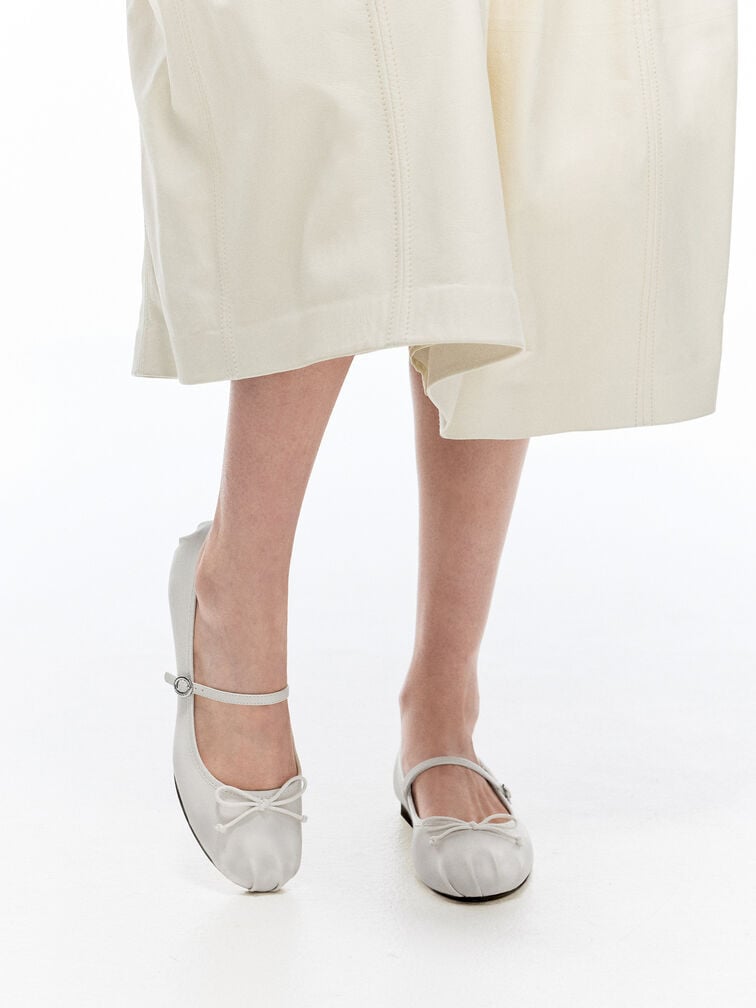Sepatu Flats Mary Jane Satin Bow Emiko, Silver, hi-res