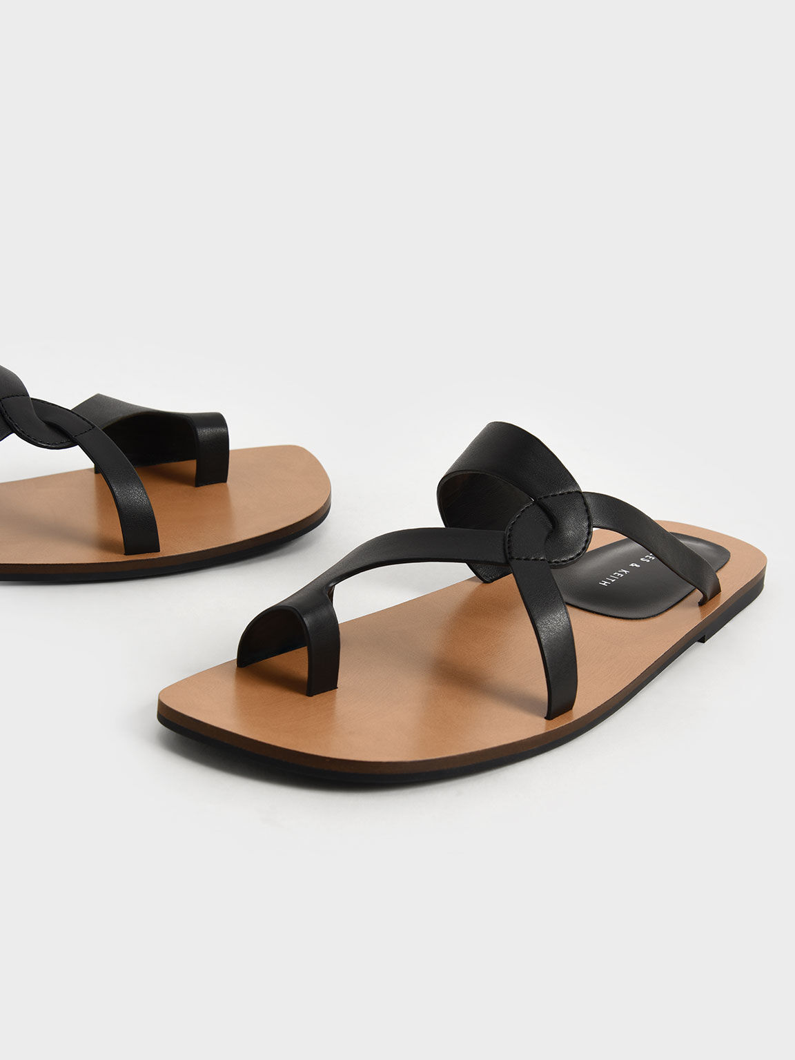 Sandal Slide Strappy Toe-Ring, Black, hi-res