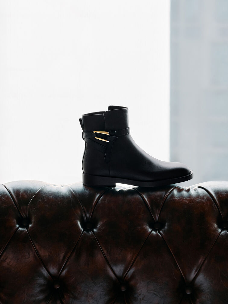 Sepatu Ankle Boots Daena Leather Metallic-Accent, Black, hi-res