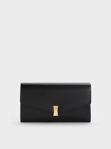 Dompet Panjang Chain-Strap Metlalic-Accent Lilibet, Black, hi-res