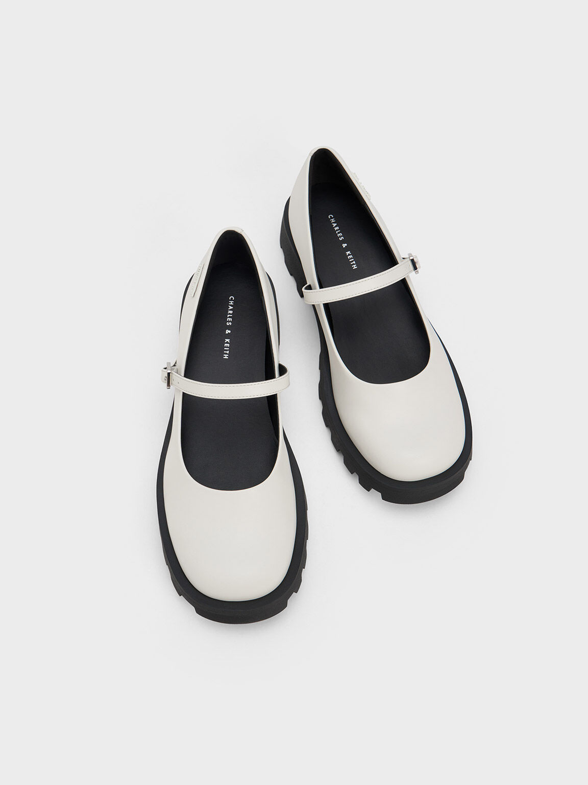 Sepatu Mary Janes Rounded Square-Toe, White, hi-res