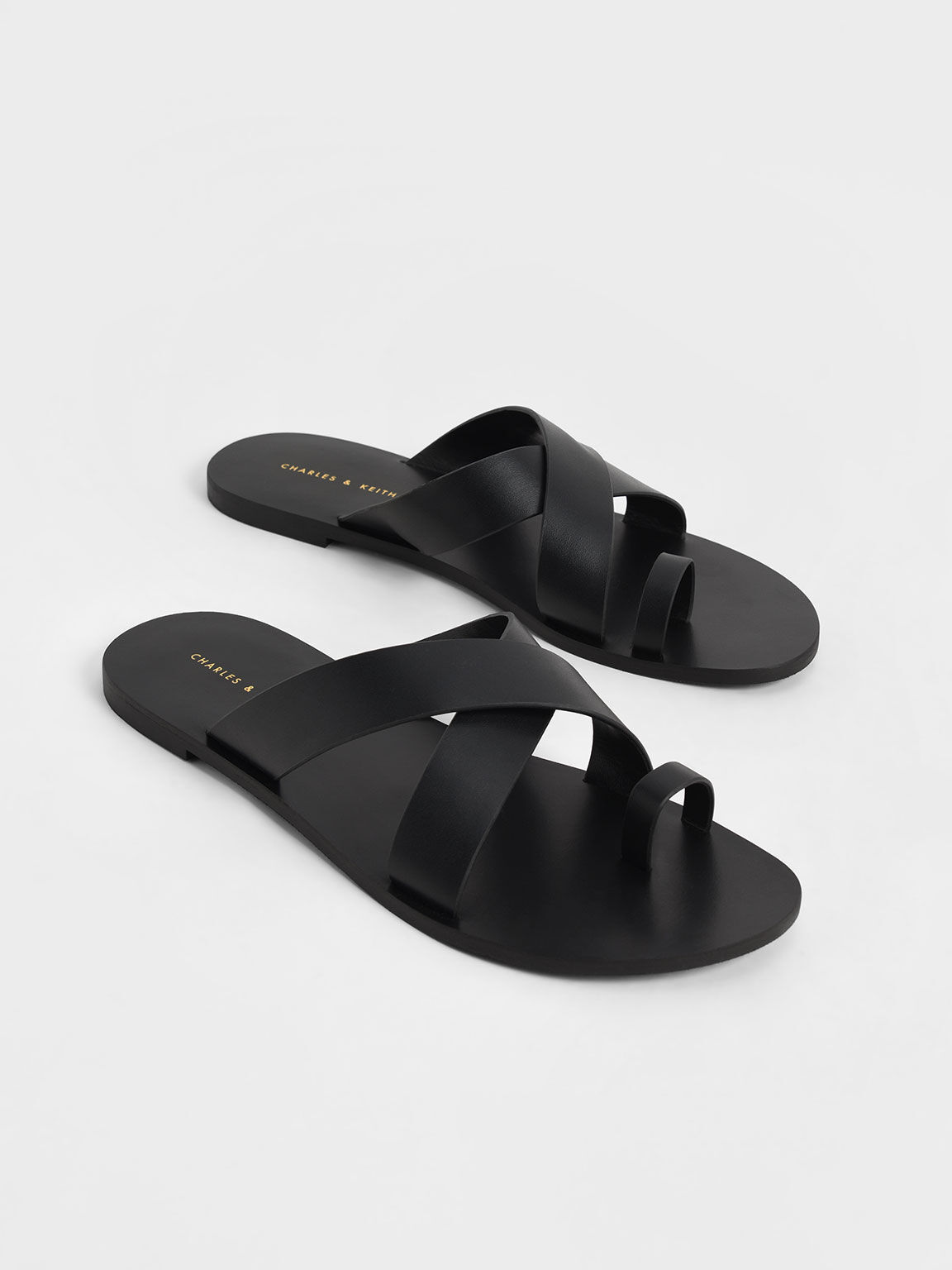 Sandal Flat Toe-Loop Crossover, Black, hi-res