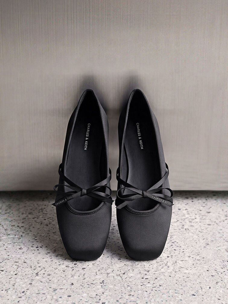Sepatu Flats Balet Bow Satin, Black Textured, hi-res