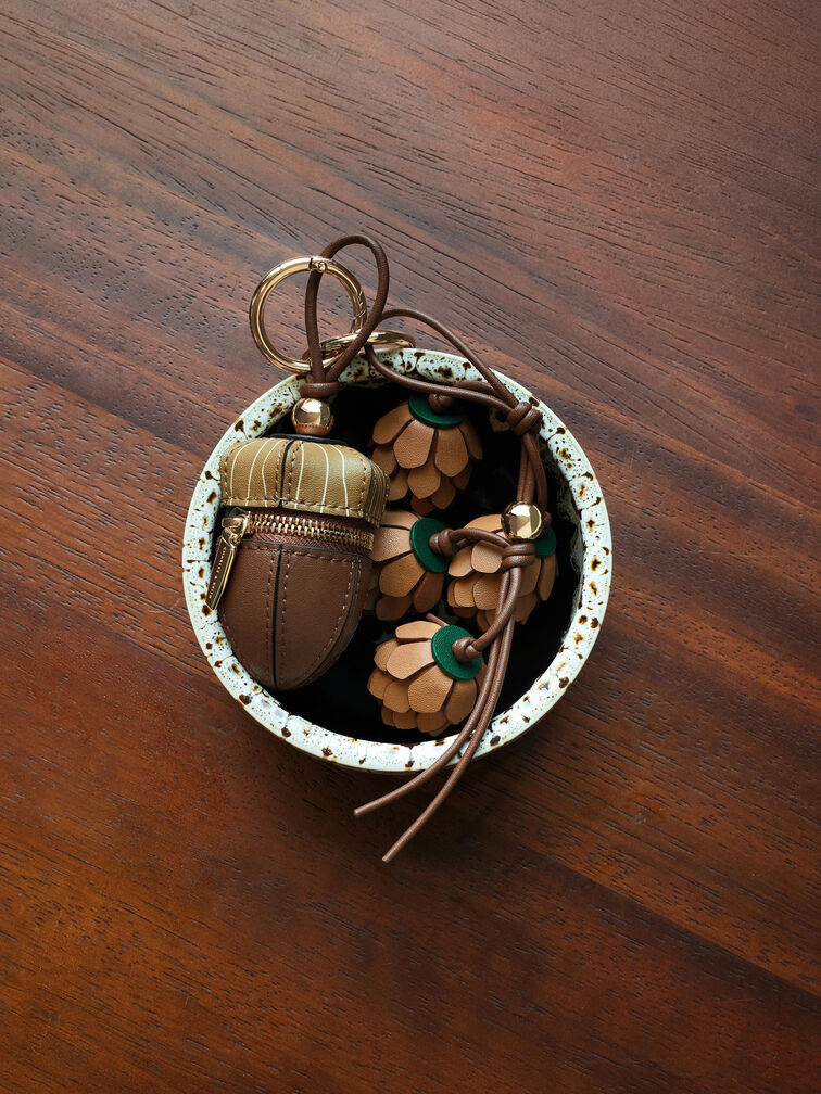 Charm Pinecone, Multi, hi-res