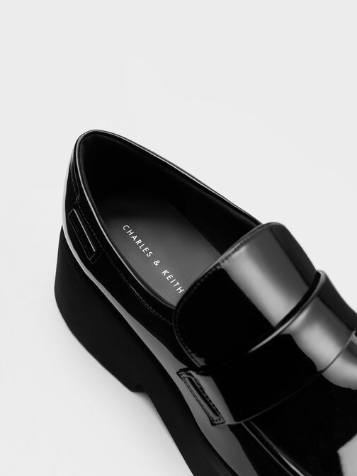 Sepatu Loafers Giselle Strap Chunky Patent, Black Patent, hi-res
